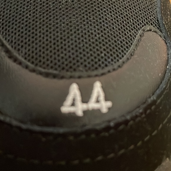 balenciaga triple s USED size 44 (10) - Picture 2 of 2